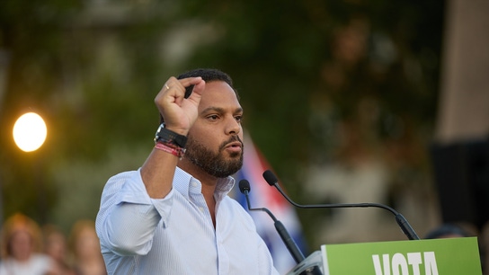 El secretario general de Vox, Ignacio Garriga, durante un acto de campaña.